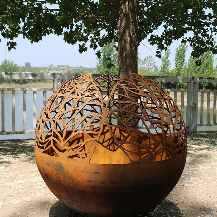 Large Outdoor Spheres