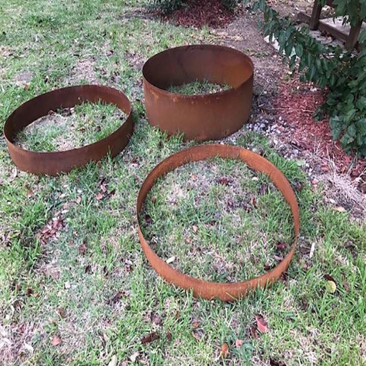 Bordure de jardin en acier rouillé